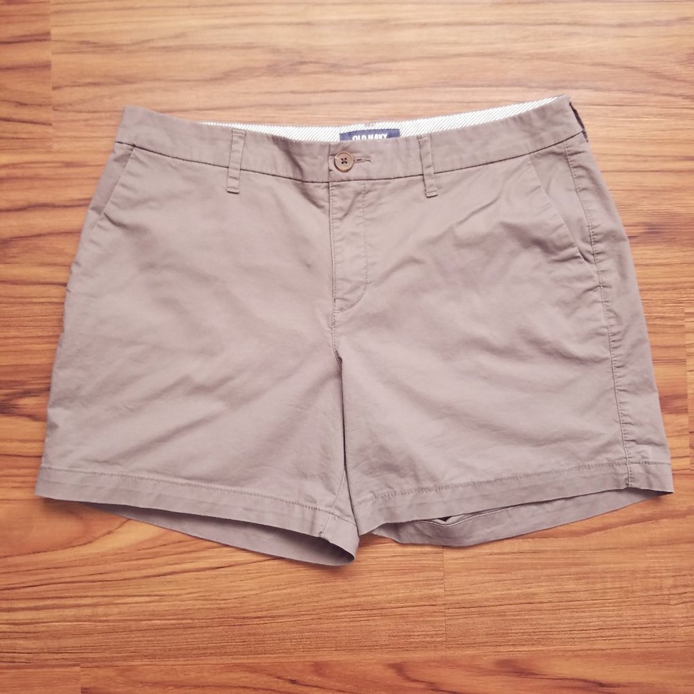 Old Navy Women's Shorts Sz 8 Gray Chino